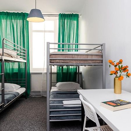 Unit Warsaw Room In Hostel Solec50 By Metro Station Centrum Kopernika Elektrownia Powisle Stadion Narodowy Buitenkant foto