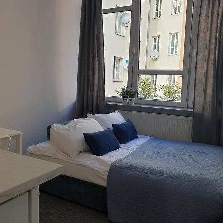 Unit Warsaw Room In Hostel Solec50 By Metro Station Centrum Kopernika Elektrownia Powisle Stadion Narodowy Buitenkant foto