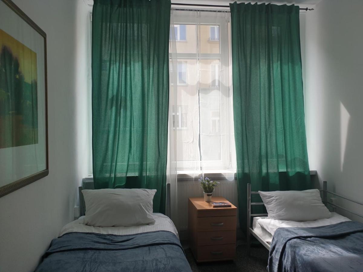 Unit Warsaw Room In Hostel Solec50 By Metro Station Centrum Kopernika Elektrownia Powisle Stadion Narodowy Buitenkant foto