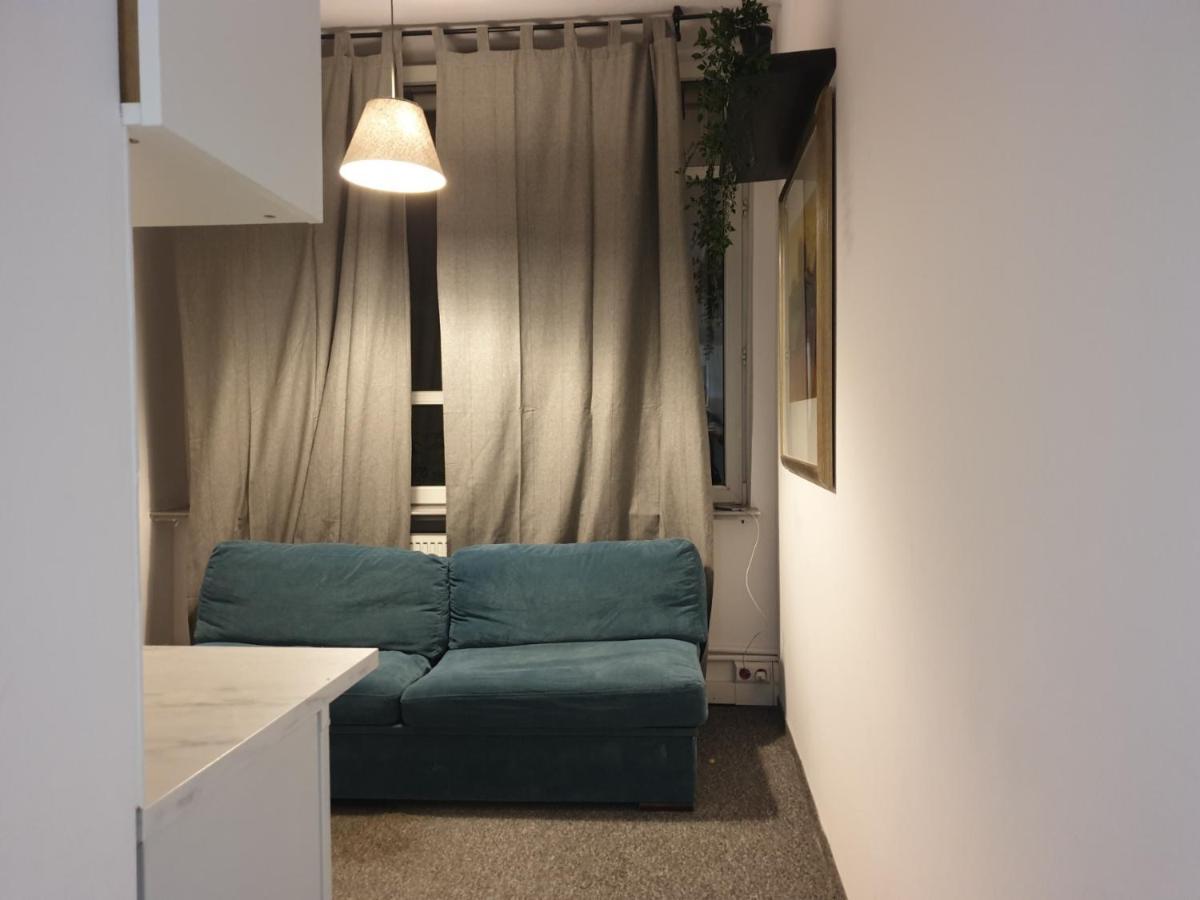 Unit Warsaw Room In Hostel Solec50 By Metro Station Centrum Kopernika Elektrownia Powisle Stadion Narodowy Buitenkant foto